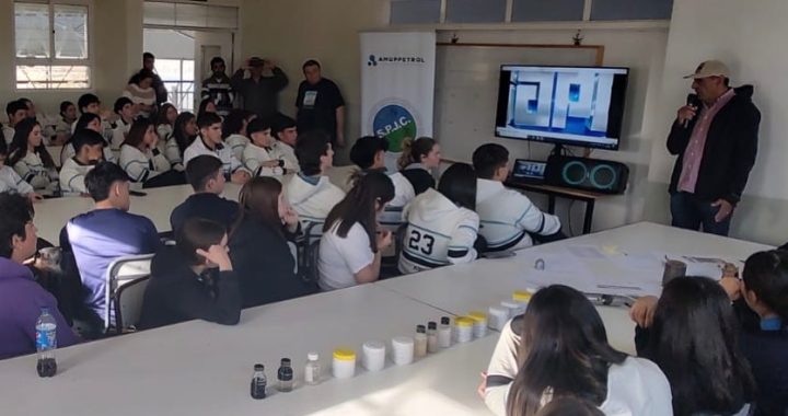 Charla de Fracking entre la juventud del Valle de Uco